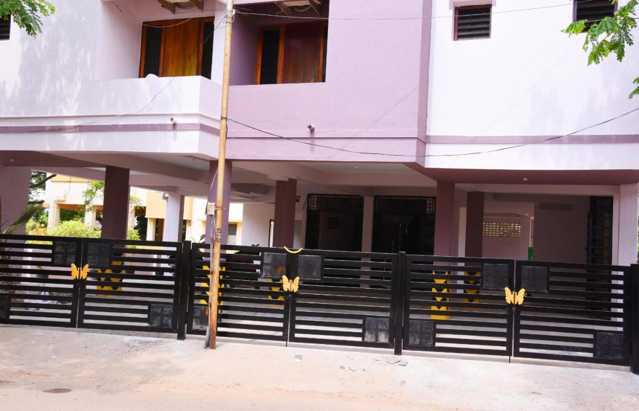 Aishwaryam Deshna Service Apartment Ambattur Chennai Esterno foto