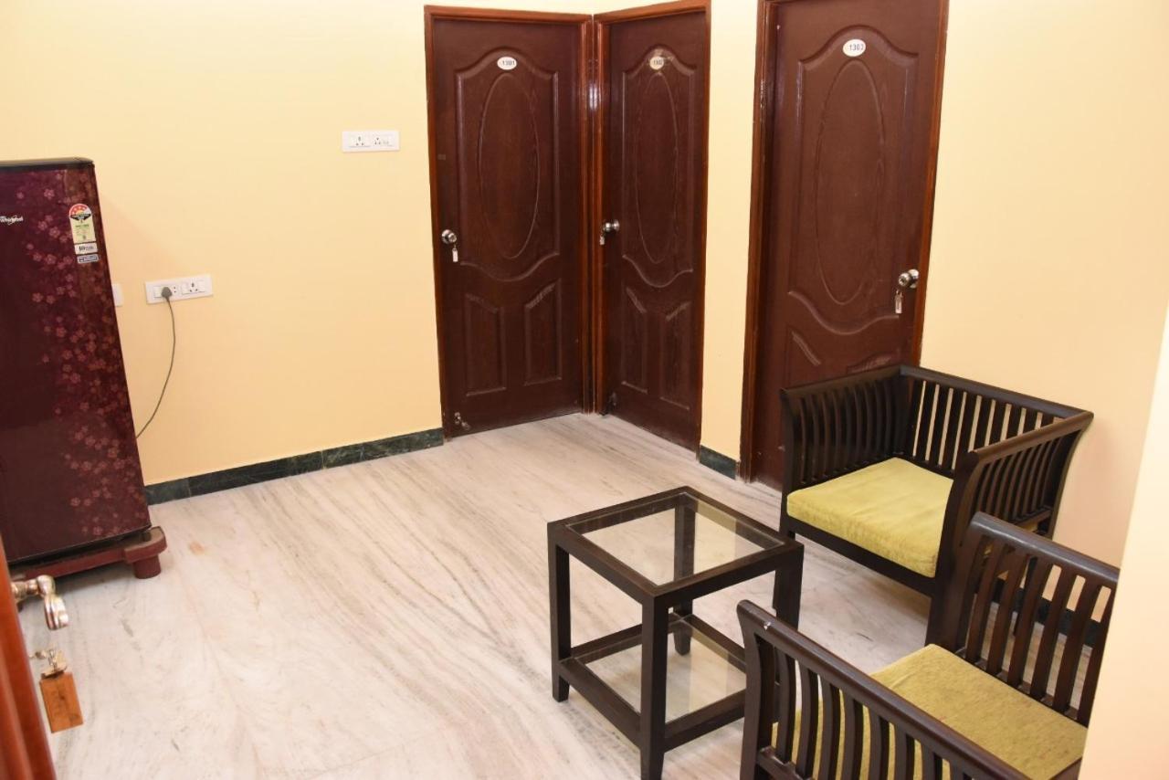 Aishwaryam Deshna Service Apartment Ambattur Chennai Esterno foto