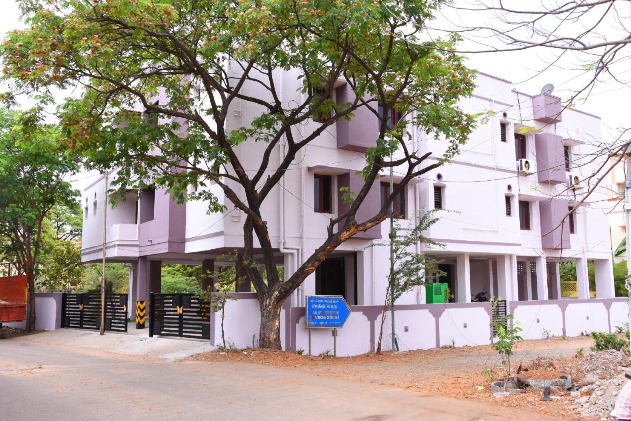 Aishwaryam Deshna Service Apartment Ambattur Chennai Esterno foto