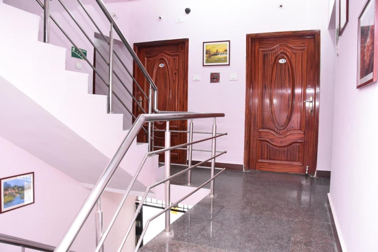 Aishwaryam Deshna Service Apartment Ambattur Chennai Esterno foto